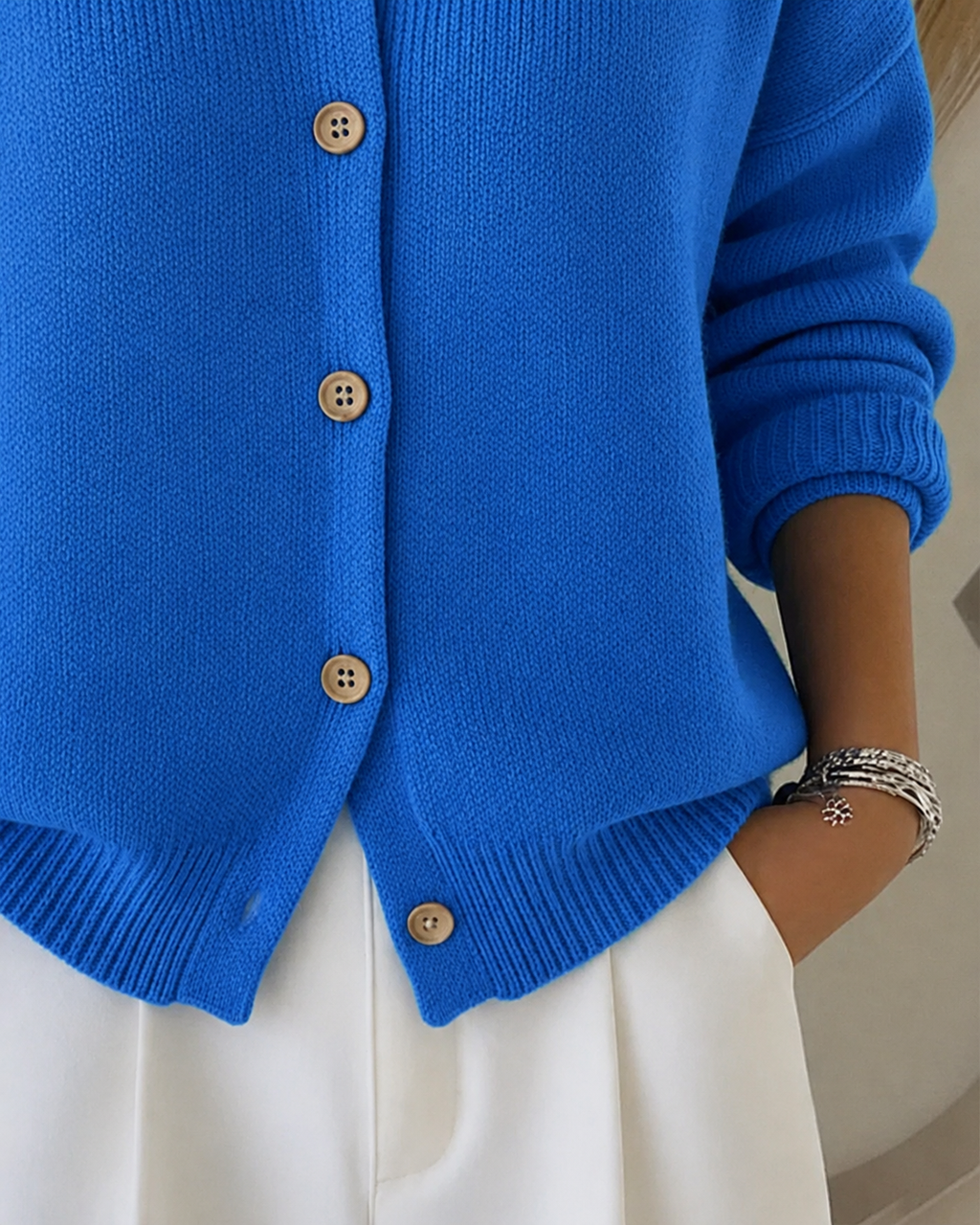 Ambra Cardigan met knoopcollier | Verfijnd, warm en altijd passend