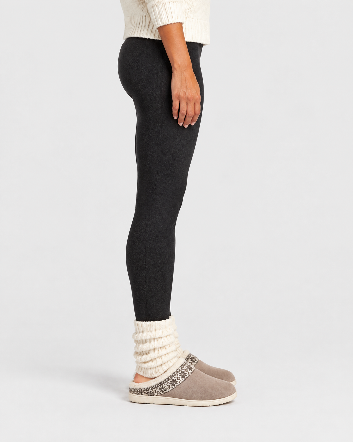 Teodora pantoffels in zacht taupe, zijaanzicht